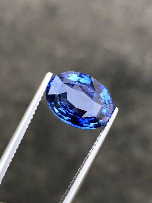 7.04 Cts Unheated AAA Cornflower Blue 100% Natural Sapphire Clean Gemstone