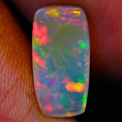 2.29 CT Broadflash Rolling!! Rare Top Quality Natural Ethiopian Welo Opal